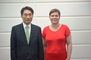 Korean Ambassador Jae-shin KIM with Davao City Mayor Sarah Carpio.