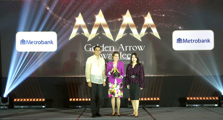 Metrobank-receives-4-Golden-Arrow-Award
