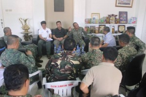 Members of the Malaysia-led International Cease-fire Monitoring Team bid goodbye to Sulu Governor Totoh Tan whom they praised for his strong support to the government peace efforts in southern Philippines. (Photo by Ahl-franzie Salinas)