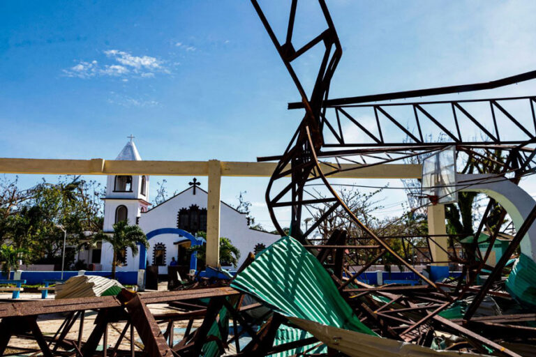 A-covered-court-in-Suluan-Island